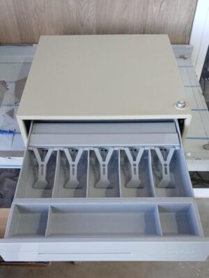 Alternative view of Gaveta 5 Div. LIPARI color marfil C141 / Usado