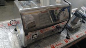 Alternative view of Picadora De Carne Eléctrica Cibeles Acero Inoxidable C-32 / Seminuevo