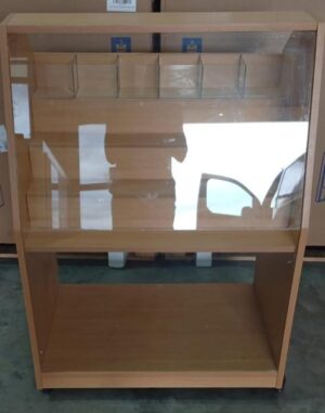 Tribuna con caramelera CUBO (909) / Usado 1