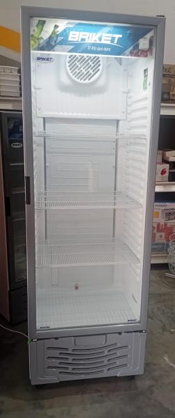 Exhibidora vertical BRIKET Master 5000 501L/ USADO