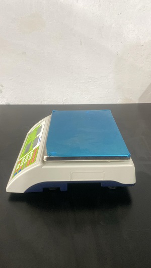 Alternative view of Balanza KRETZ Lura 30kg #USADO