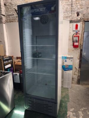 Exhibidora vertical BRIKET Master 5000 501L/ Usado