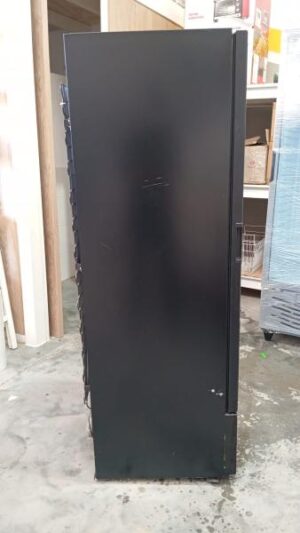 Alternative view of Exhibidora Vertical BRIKET Master 3030 293 litros / Usado