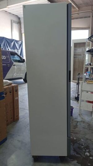 Alternative view of Exhibidora vertical BRIKET Master 5000 501L / Usado
