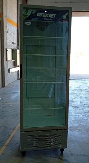 Exhibidora vertical BRIKET Master 5000 501L / Usado