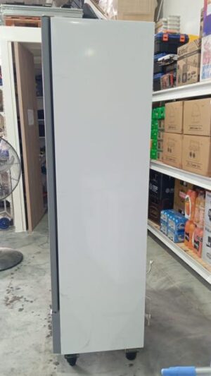 Alternative view of Exhibidora vertical BRIKET Master 4300 417L / Usado