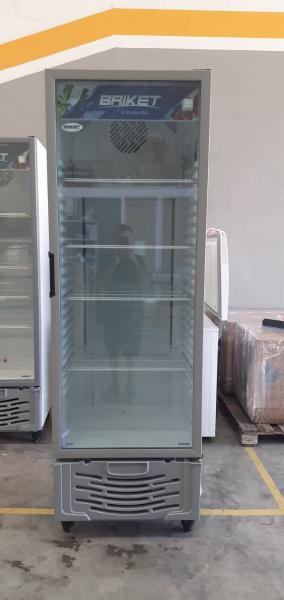 Exhibidora vertical BRIKET Master 5000 501L / Usado