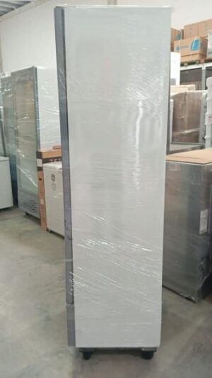 Alternative view of Exhibidora vertical BRIKET Master 4300 417L / Usado