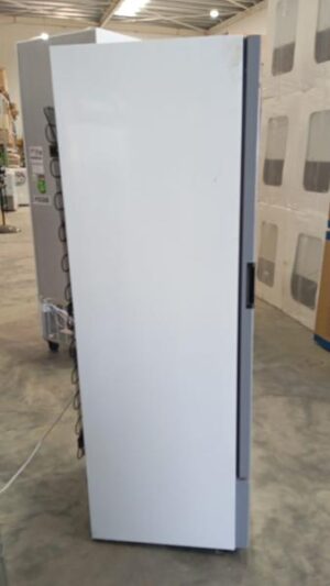 Alternative view of Exhibidora Vertical BRIKET Master 3000 293 litros / Seminueva