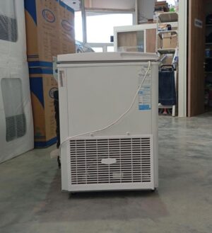 Alternative view of Freezer Horizontal BRIKET FR3300 295L / Usado
