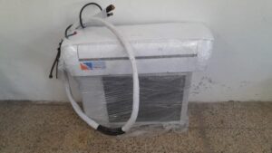Aire acondicionado split Hisense AS12HR4SVRKG03PX4 3400 W frío/calor / Usado seleccionado