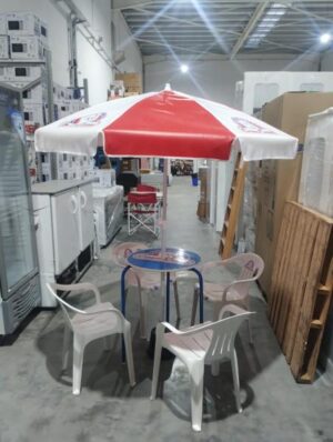 Juego de mesa COM-COM mesa + 4 sillas plástico con sombrilla / Outlet