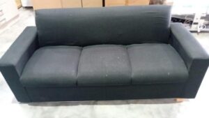 Sofá 3 Cuerpos Camastro Respaldar Chenille Negro / Usado