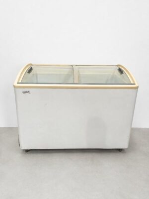 Freezer horizontal Briket FR3300 TVI 335 L tapa de vidrio curva / Usado seleccionado
