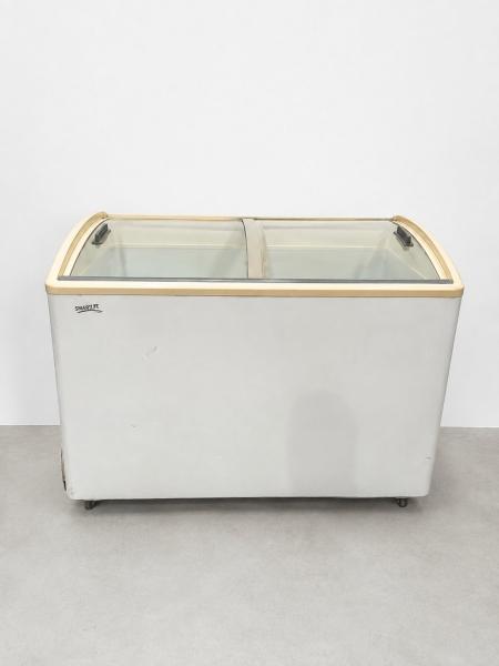 Freezer horizontal Briket FR3300 TVI 335 L tapa de vidrio curva / Usado seleccionado